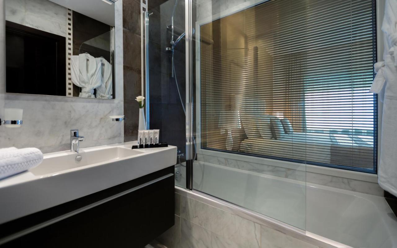 Presidential Suite Private Pool – Lake View