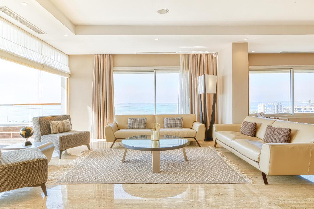 Presidential Suite Private Pool – Lake View